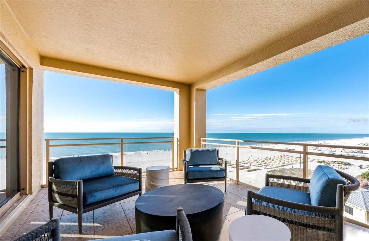 Bay-view condominium residence