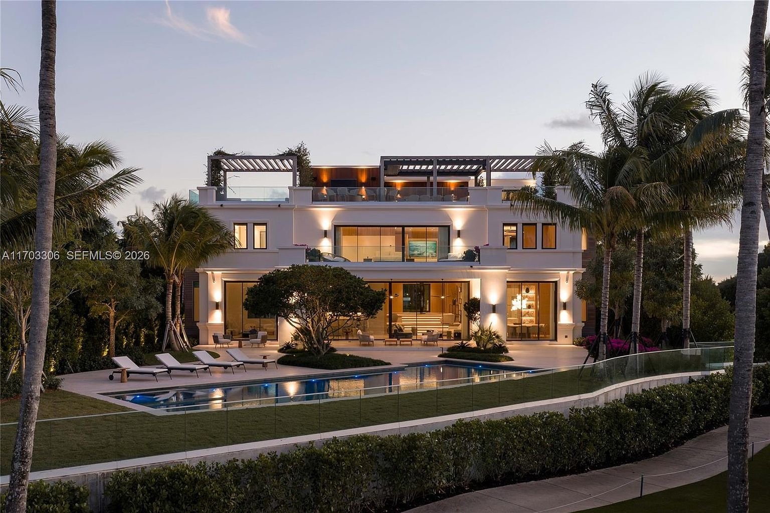 Golf-course villa, ready to move in