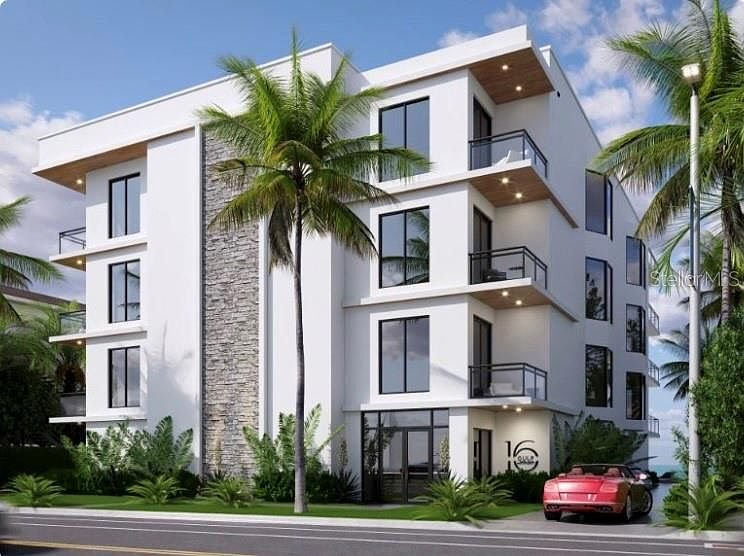 Residence between Gulf and Intracoastal