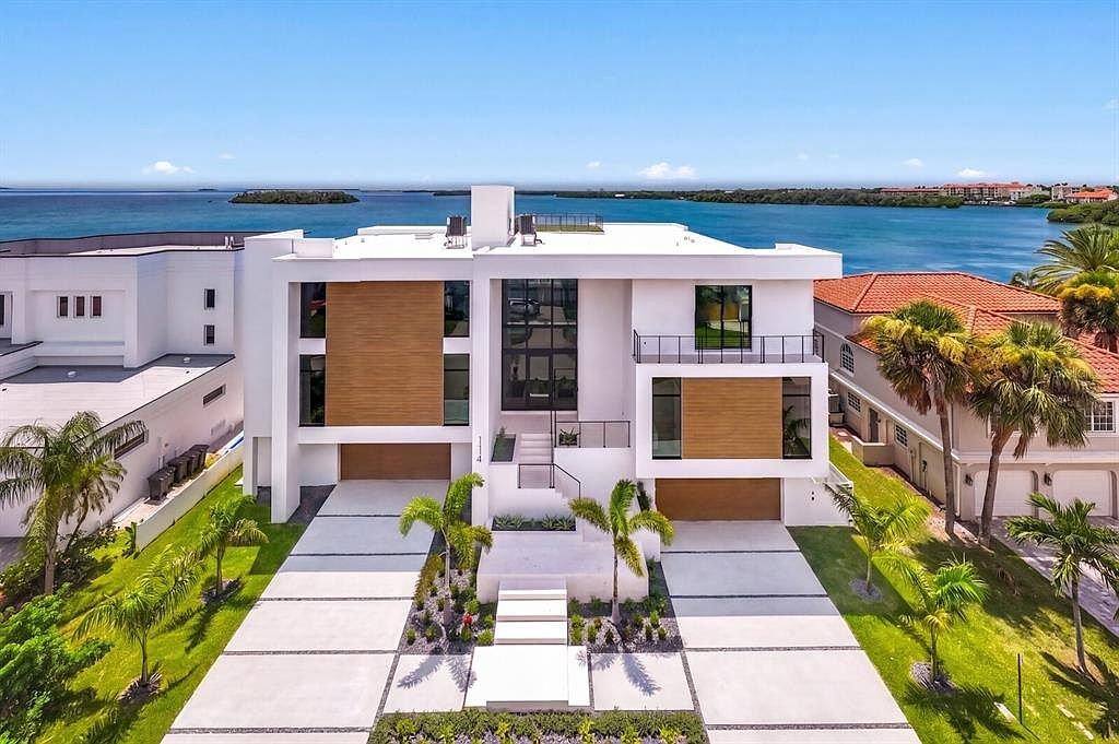 New modern bayfront home
