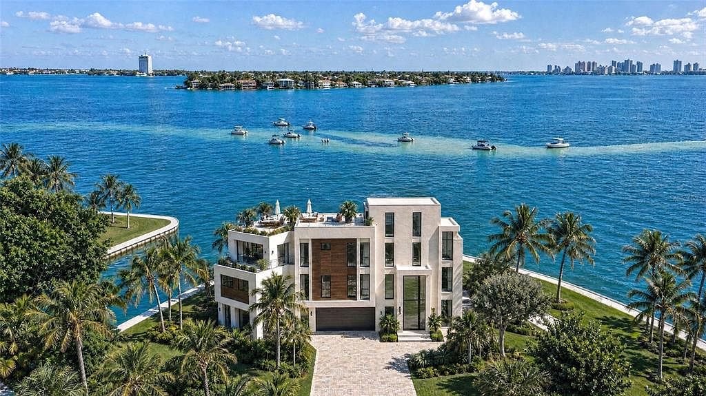 New waterfront estate with rare dockage