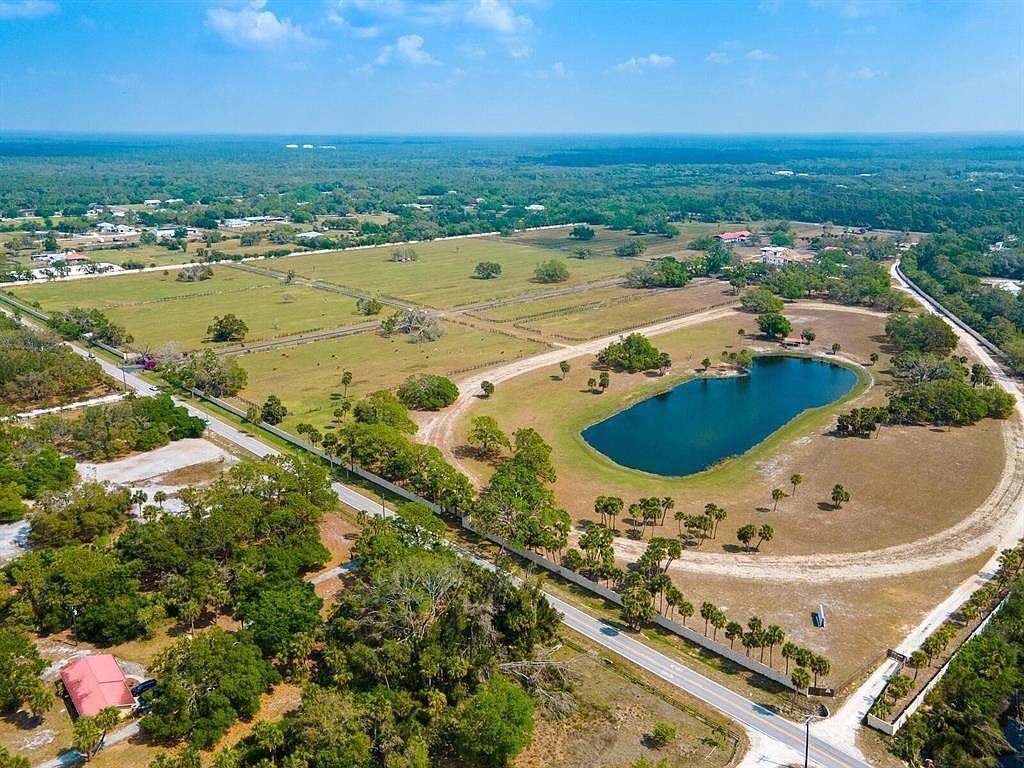 Walled and gated 101-acre ranch near the Gulf
