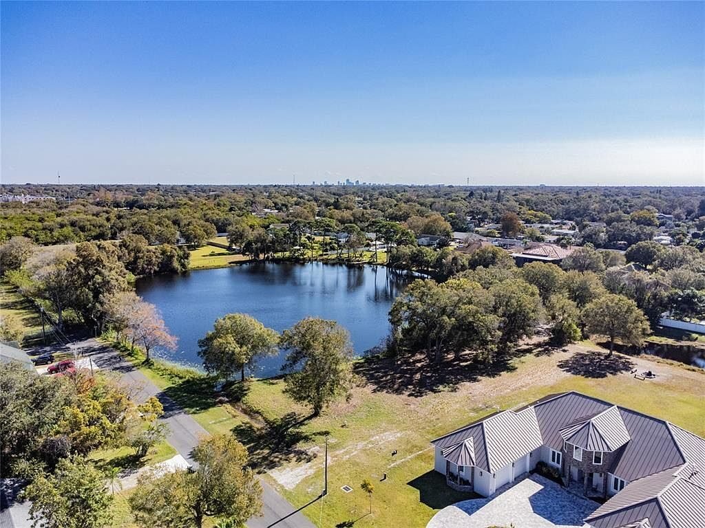 Lakefront lot with over 200 ft on the water