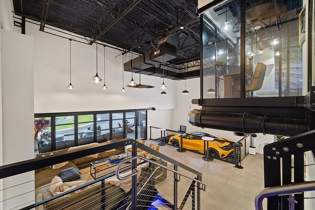 Penthouse garage condo for 12 cars