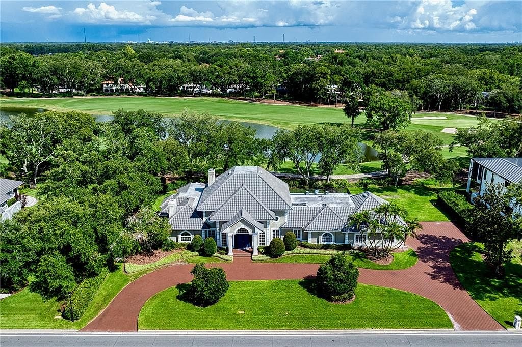 Golf estate on the 16th tee